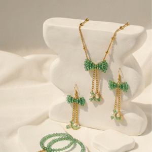 Emerald Crystal Bow & Pearl Set